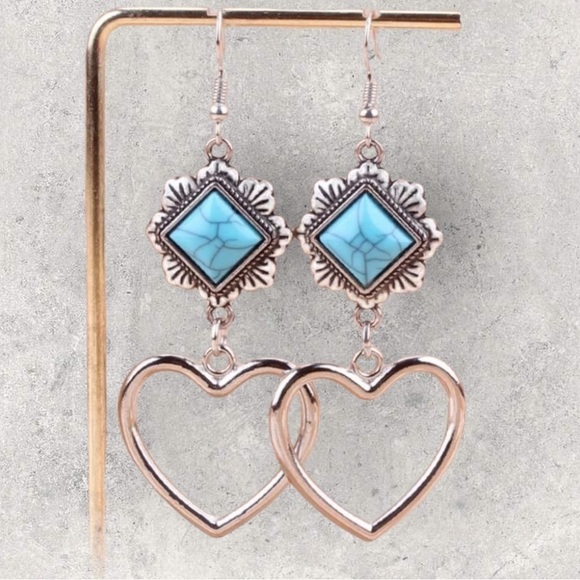 Boho  Western Faux Turquoise  Silver Tone Heart Dangle Drop Earrings - Picture 1 of 6